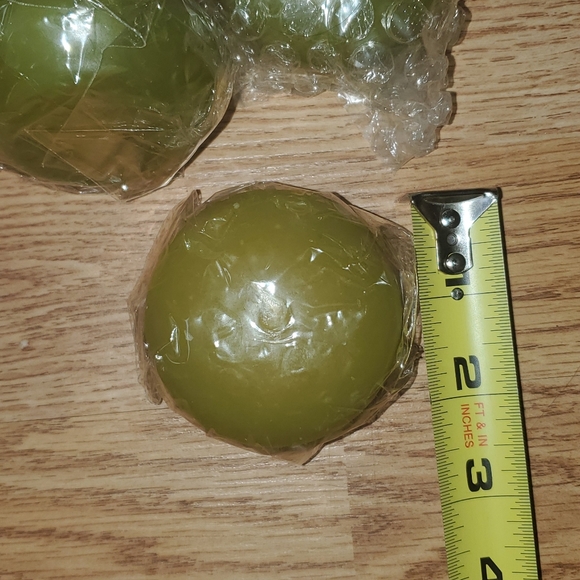 7 Floating Green Candles - Picture 4 of 6